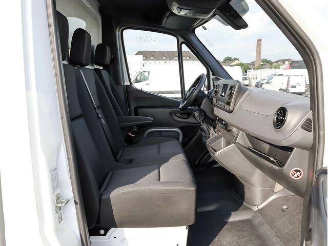 MERCEDES-BENZ Sprinter317CDI Maxi Koffer,Klima,MBUX,Kamera - Closed box van: picture 2 MERCEDES-BENZ Sprinter317CDI Maxi Koffer,Klima,MBUX,Kamera - Closed box van: picture 2