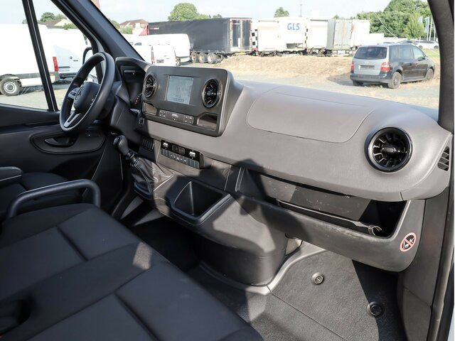 MERCEDES-BENZ Sprinter317CDI Maxi Koffer,Klima,MBUX,Kamera - Closed box van: picture 3 MERCEDES-BENZ Sprinter317CDI Maxi Koffer,Klima,MBUX,Kamera - Closed box van: picture 3