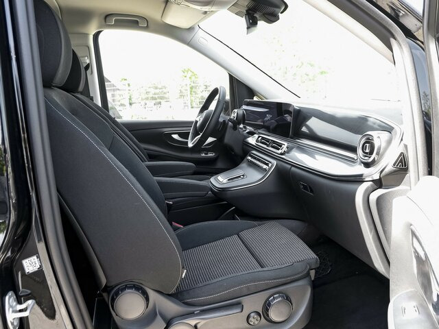 MERCEDES-BENZ V 220 d STYLE kompakt,6Sitzer,Distronic,AHK... - Minibus, Passenger van: picture 4 MERCEDES-BENZ V 220 d STYLE kompakt,6Sitzer,Distronic,AHK... - Minibus, Passenger van: picture 4