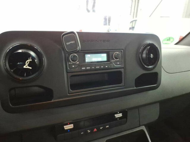 MERCEDES-BENZ eSprinter 312 Kasten FWD,Klima,Post Tür... - Panel van, Electric van: picture 2 MERCEDES-BENZ eSprinter 312 Kasten FWD,Klima,Post Tür... - Panel van, Electric van: picture 2