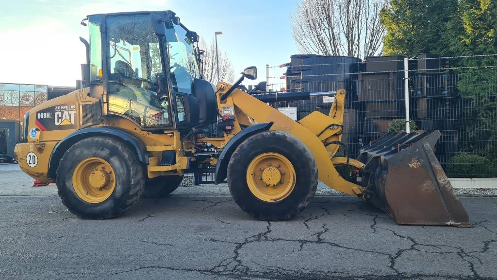 CAT 908 H2 hydr. Schnellwechsler 3. Steuerkreis Allrad - Wheel loader: picture 1 CAT 908 H2 hydr. Schnellwechsler 3. Steuerkreis Allrad - Wheel loader: picture 1