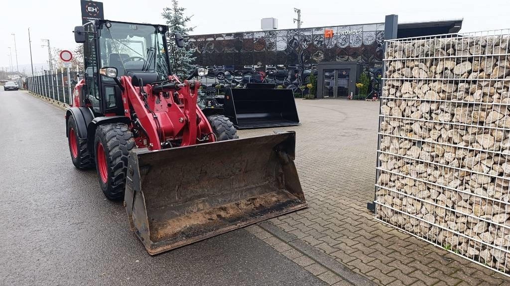 CAT 908 M, bis 35 km/h, Allrad, hydr. Schnellwechsler - Wheel loader: picture 2 CAT 908 M, bis 35 km/h, Allrad, hydr. Schnellwechsler - Wheel loader: picture 2