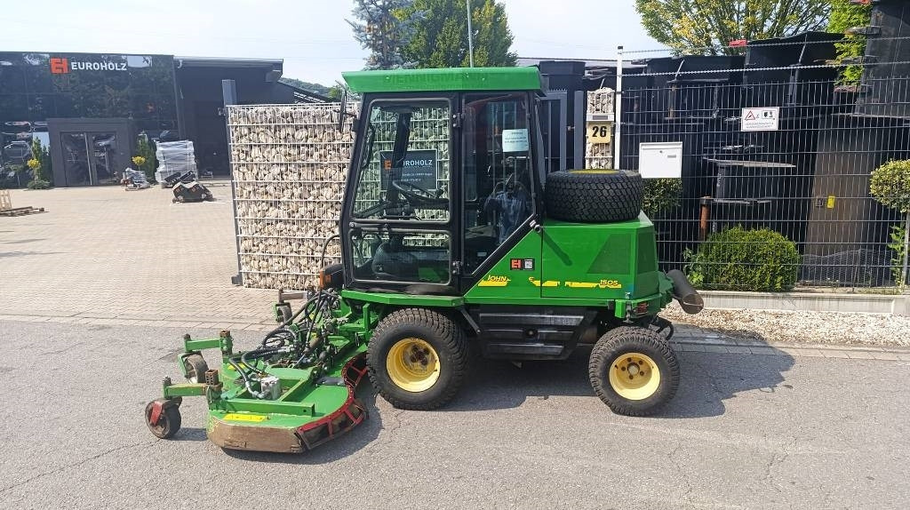 John Deere 1505 vollhydr. Großflächenmäher 3 m Mähwerk Allrad - Mower: picture 5 John Deere 1505 vollhydr. Großflächenmäher 3 m Mähwerk Allrad - Mower: picture 5