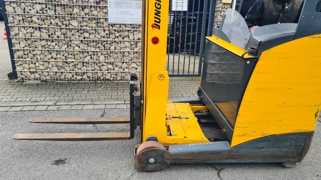 Reach truck Jungheinrich ETV 216, Triplex, 6,9 m Hubhöhe, Hubkraft 1.600 kg: picture 19