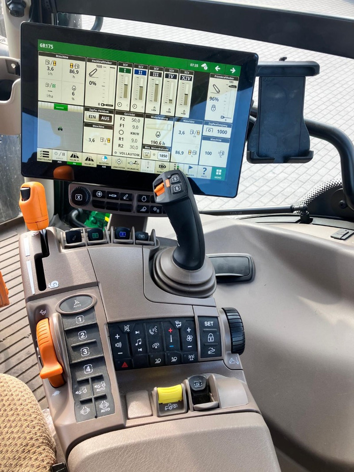 John Deere 6R 175 - Farm tractor: picture 2 John Deere 6R 175 - Farm tractor: picture 2