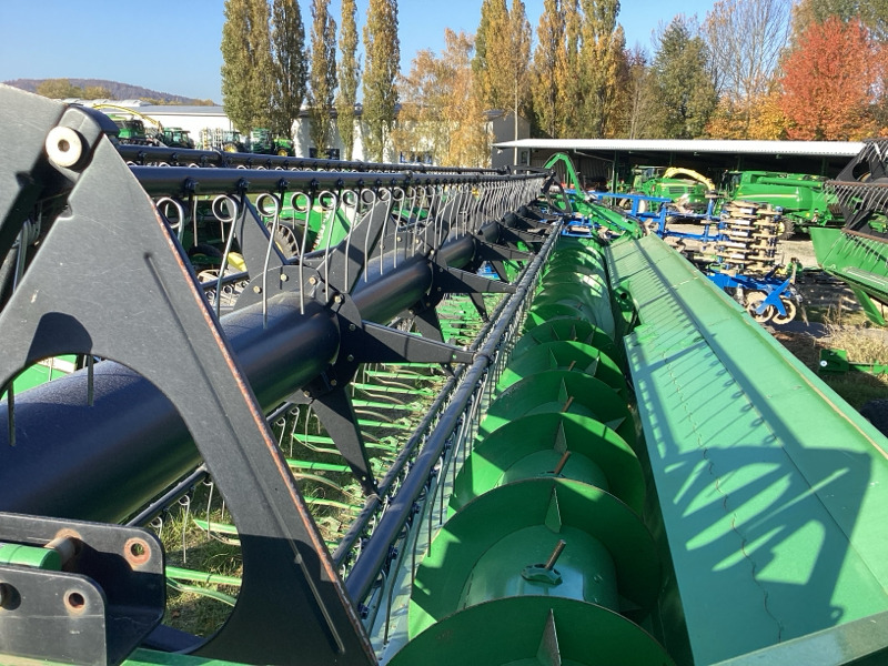 John Deere T660i mit 630X Schneidwerk - Combine harvester: picture 4 John Deere T660i mit 630X Schneidwerk - Combine harvester: picture 4