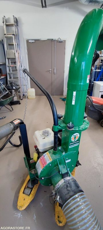 Aspirateur de voirie - Agricultural machinery: picture 1 Aspirateur de voirie - Agricultural machinery: picture 1