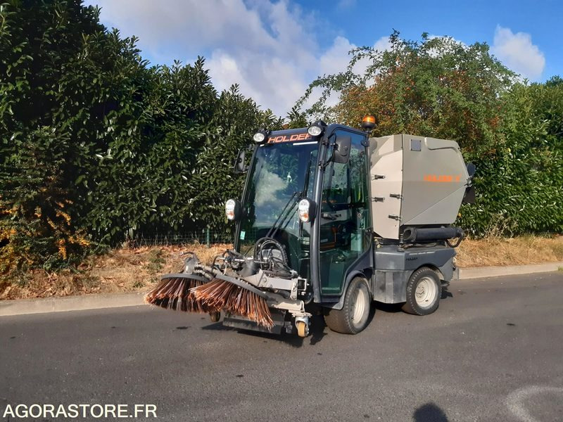 BALAYEUSE DE VOIRIE - HOLDER X45 - 2018 - 1500 HEURES - Road sweeper: picture 2 BALAYEUSE DE VOIRIE - HOLDER X45 - 2018 - 1500 HEURES - Road sweeper: picture 2