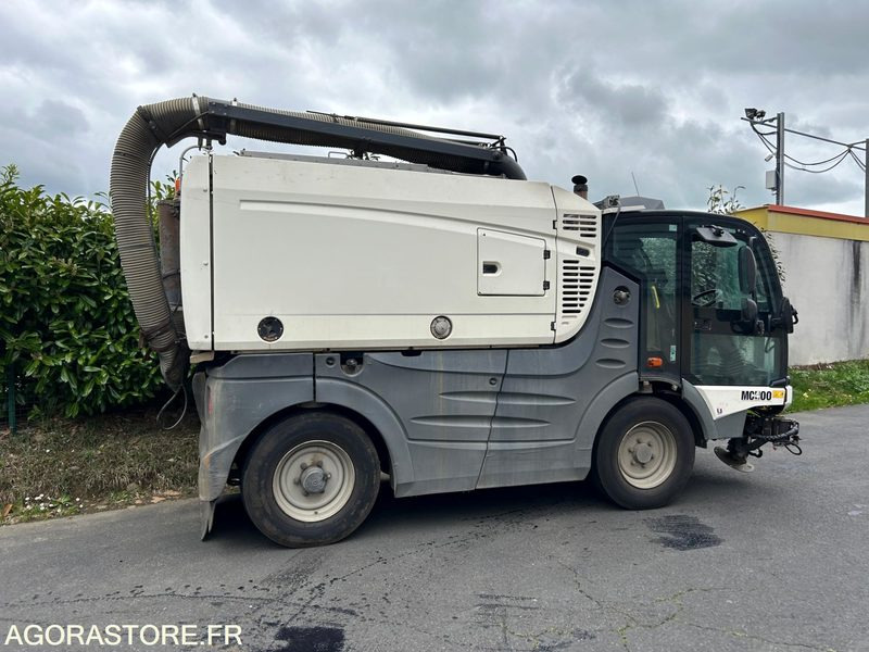 BALAYEUSE DE VOIRIE - MATHIEU GRAND AZURA MC 400 - 2 292 H - 2014 - Road sweeper: picture 5 BALAYEUSE DE VOIRIE - MATHIEU GRAND AZURA MC 400 - 2 292 H - 2014 - Road sweeper: picture 5