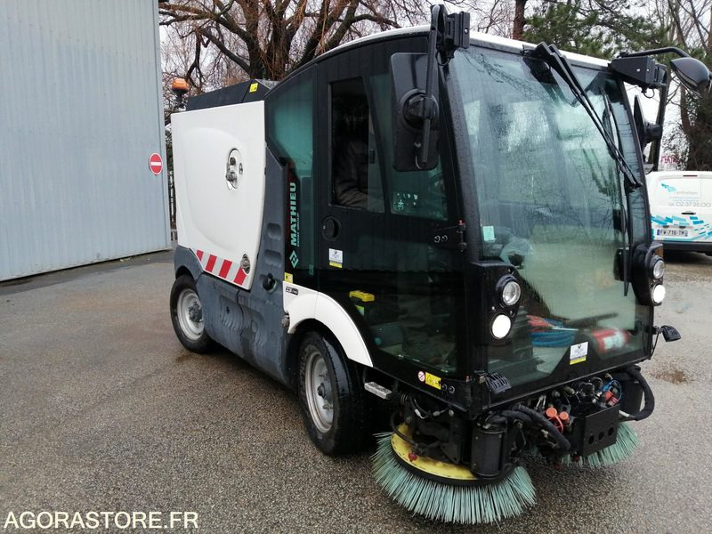 BALAYEUSE - MATHIEU - AZURA FLEX - 2020 / 4222 HEURES - Road sweeper: picture 2 BALAYEUSE - MATHIEU - AZURA FLEX - 2020 / 4222 HEURES - Road sweeper: picture 2