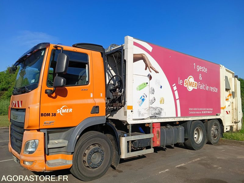 BENNE A ORDURES MENAGERES DAF - 2015 - 362 235 km - Garbage truck: picture 1 BENNE A ORDURES MENAGERES DAF - 2015 - 362 235 km - Garbage truck: picture 1