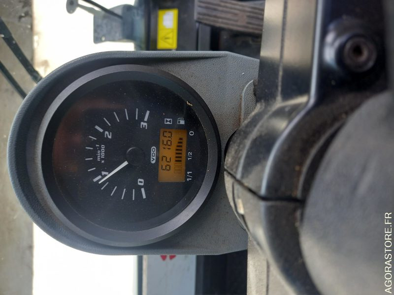 Balayeuse de voirie - Road sweeper: picture 2 Balayeuse de voirie - Road sweeper: picture 2