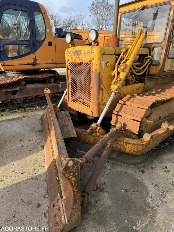 Bulldozer Caterpillar D4D - 4800H - 1975 - Bulldozer: picture 4 Bulldozer Caterpillar D4D - 4800H - 1975 - Bulldozer: picture 4
