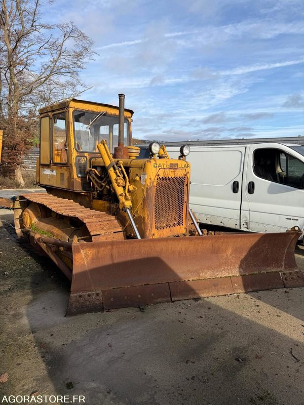 Bulldozer Caterpillar D4D - 4800H - 1975 - Bulldozer: picture 1 Bulldozer Caterpillar D4D - 4800H - 1975 - Bulldozer: picture 1