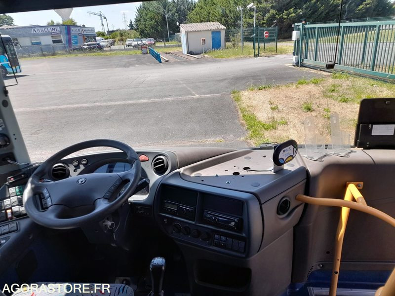CAR-IRISBUS-RECREO-2009-542 644 KM-AD542DT- (11227) - School bus: picture 4 CAR-IRISBUS-RECREO-2009-542 644 KM-AD542DT- (11227) - School bus: picture 4