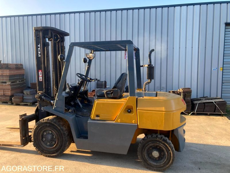 CHARIOT ELEVATEUR TCM DIESEL 4T ANNEE 1998 - Diesel forklift: picture 4 CHARIOT ELEVATEUR TCM DIESEL 4T ANNEE 1998 - Diesel forklift: picture 4
