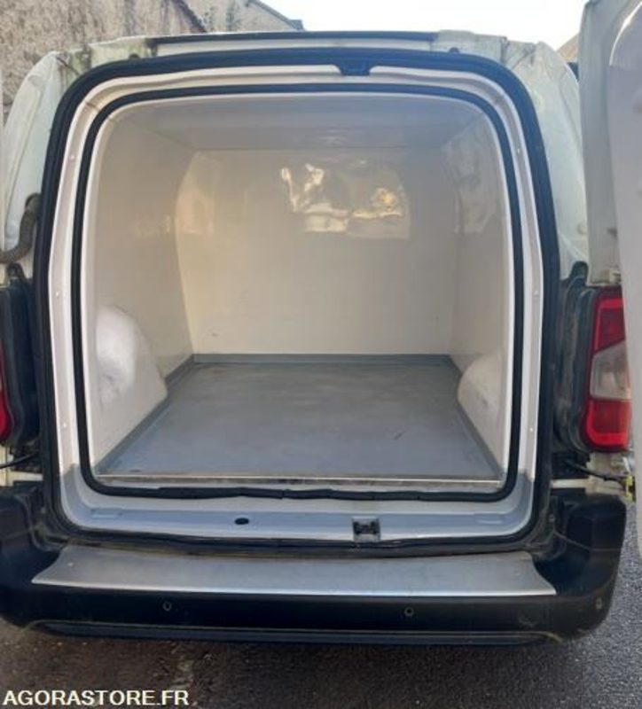 CITROEN BERLINGO ISOTHERME (portage de repas) - Small van: picture 4 CITROEN BERLINGO ISOTHERME (portage de repas) - Small van: picture 4