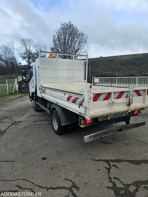 Camion Renault D 2014 180000kms - Tipper van: picture 3 Camion Renault D 2014 180000kms - Tipper van: picture 3