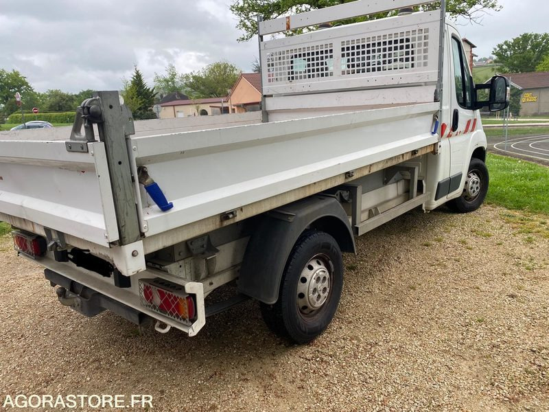 Camion benne Peugeot BOXER - 2014 - 70 000km - TURBO NEUF / PNEUS NEUFS - Tipper van: picture 2 Camion benne Peugeot BOXER - 2014 - 70 000km - TURBO NEUF / PNEUS NEUFS - Tipper van: picture 2
