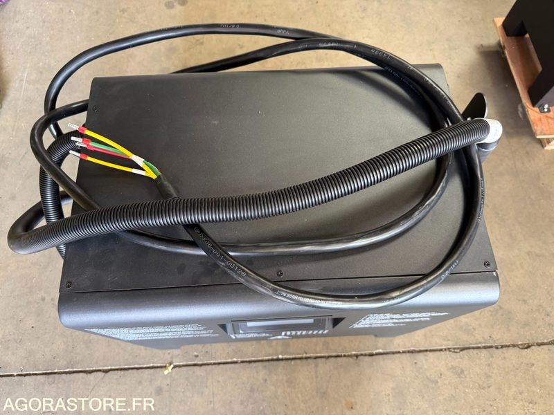 Chargeur 380v batterie lithium - Tool/ Equipment: picture 2 Chargeur 380v batterie lithium - Tool/ Equipment: picture 2