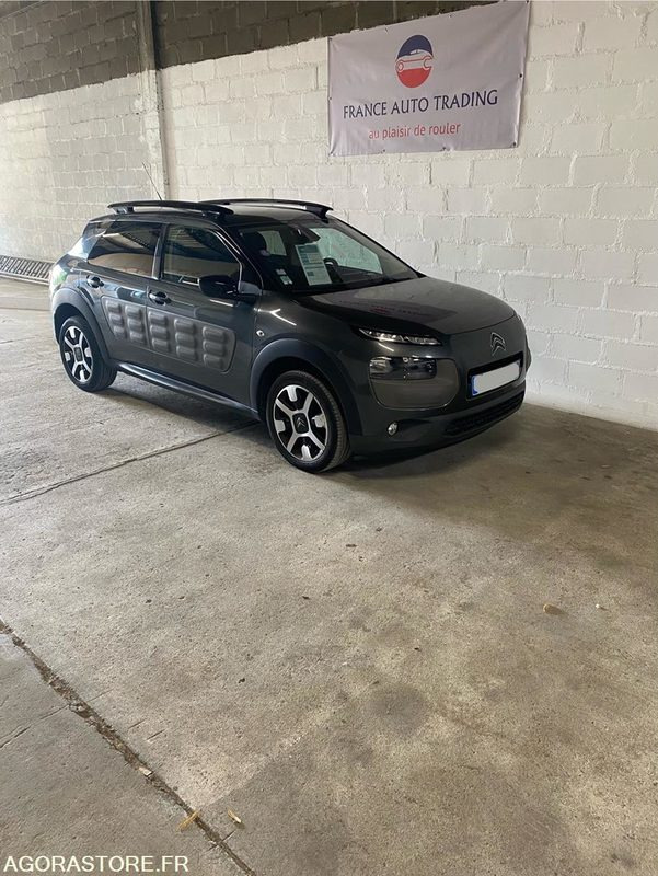 Citroën C4 Cactus 1.2 VTi 12V 82 cv - 2015 - SUV: picture 1 Citroën C4 Cactus 1.2 VTi 12V 82 cv - 2015 - SUV: picture 1