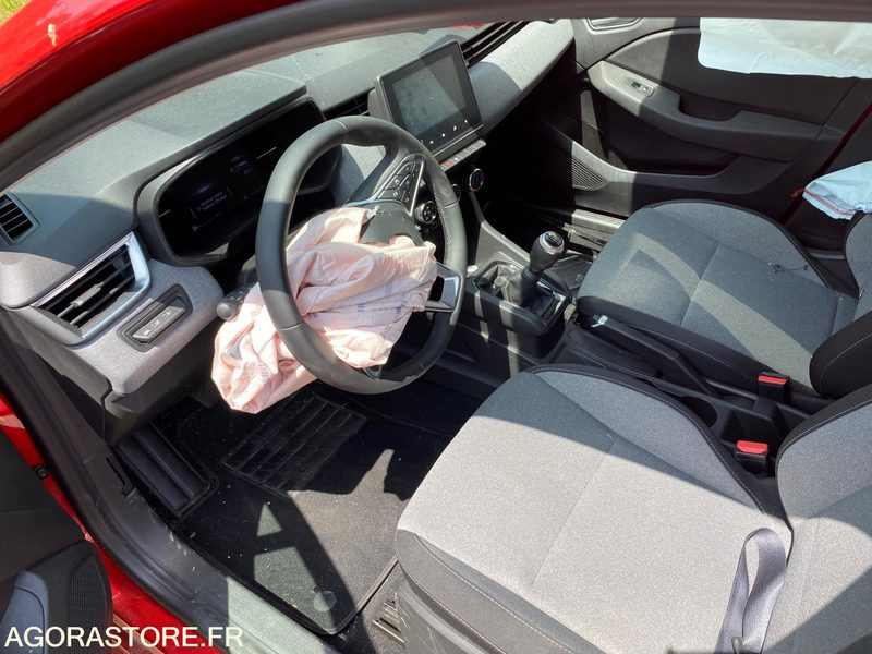 Clio v essence 2024 sans procédure - Car: picture 3 Clio v essence 2024 sans procédure - Car: picture 3