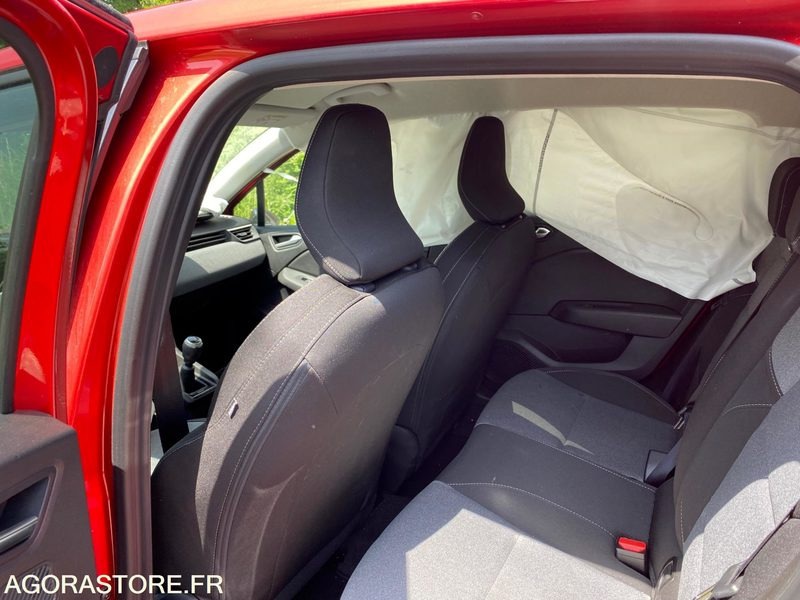 Clio v essence 2024 sans procédure - Car: picture 5 Clio v essence 2024 sans procédure - Car: picture 5