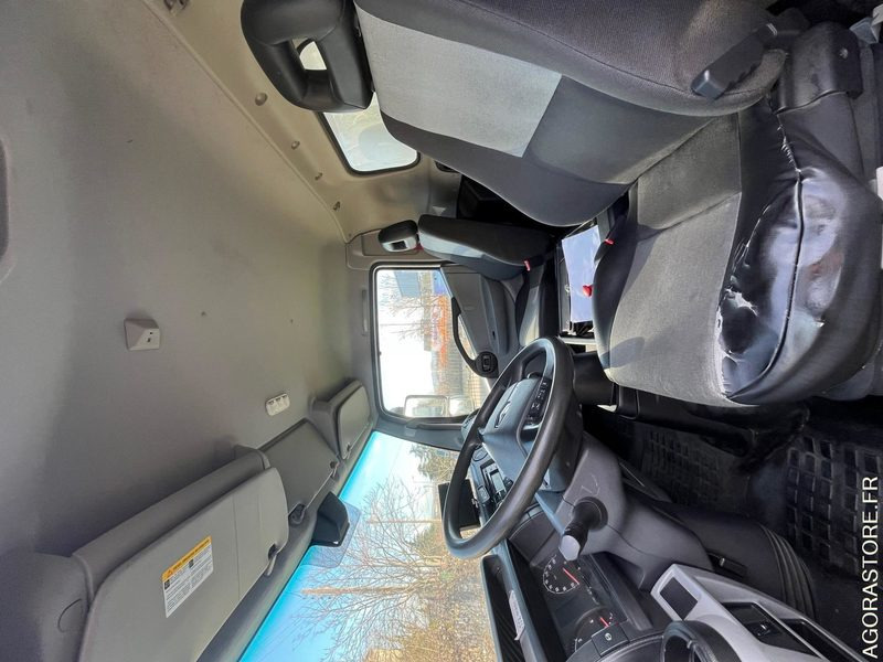 Renault trucks RENAULT D CAISSE 20M3 3.0L 177 CV BVA 7T500 - 2015 - 135 000km - Commercial vehicle: picture 4 Renault trucks RENAULT D CAISSE 20M3 3.0L 177 CV BVA 7T500 - 2015 - 135 000km - Commercial vehicle: picture 4