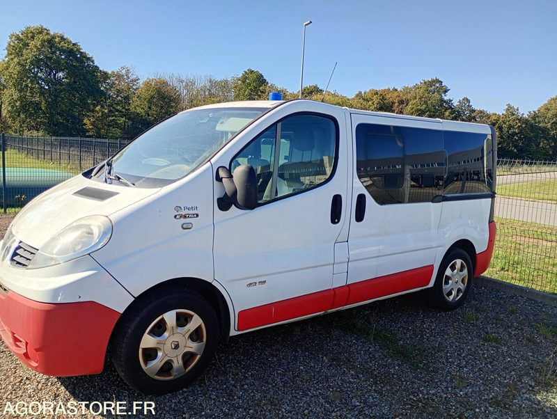 DB-331-DX - Non Roulant - RENAULT TRAFIC - VASP - 241 322 Kms - Ambulance: picture 1 DB-331-DX - Non Roulant - RENAULT TRAFIC - VASP - 241 322 Kms - Ambulance: picture 1