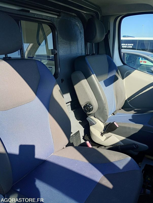 DB-331-DX - Non Roulant - RENAULT TRAFIC - VASP - 241 322 Kms - Ambulance: picture 4 DB-331-DX - Non Roulant - RENAULT TRAFIC - VASP - 241 322 Kms - Ambulance: picture 4