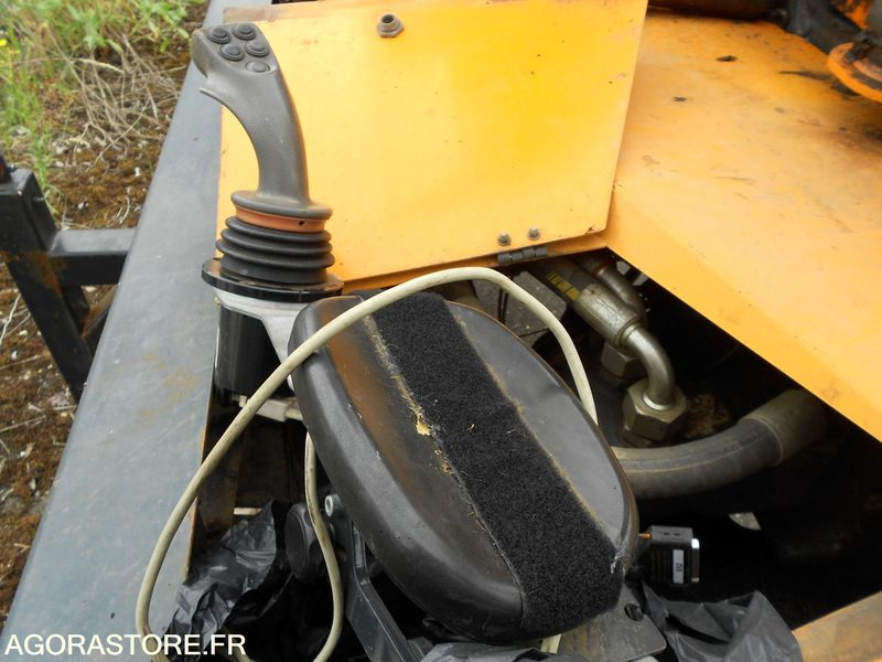 EPAREUSE NOREMAT AVEC GROUPE 1.20M - Boom mower: picture 4 EPAREUSE NOREMAT AVEC GROUPE 1.20M - Boom mower: picture 4