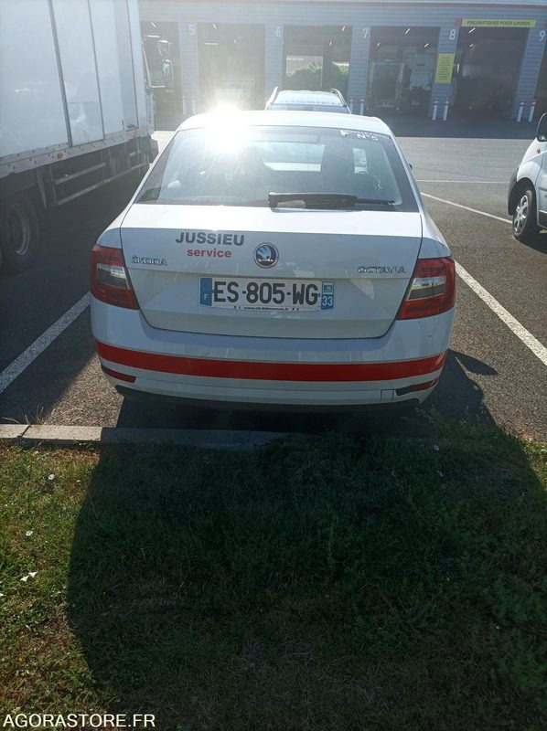 ES-805-WG - Non Roulant - Skoda Octavia - VP - 279 000 Kms - Car: picture 4 ES-805-WG - Non Roulant - Skoda Octavia - VP - 279 000 Kms - Car: picture 4