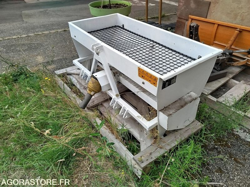 Epandeur de sel Hydromann 300G - Sand/ Salt spreader: picture 2 Epandeur de sel Hydromann 300G - Sand/ Salt spreader: picture 2