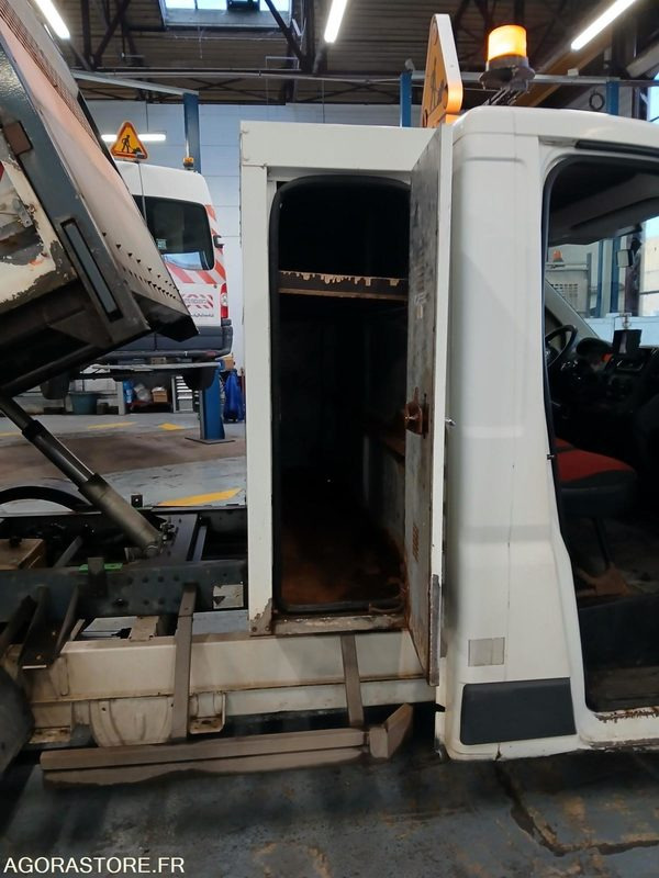 FIAT DUCATO BENNE 169544 KM AVEC CONTRE VISITE - Tipper van: picture 4 FIAT DUCATO BENNE 169544 KM AVEC CONTRE VISITE - Tipper van: picture 4