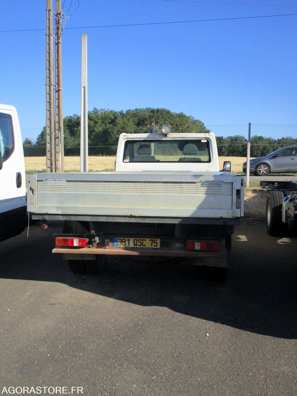 FORD TRANSIT PLATEAU BENNE / 275600 KMS / 2006 / 381 QSC 75 - Tipper van: picture 4 FORD TRANSIT PLATEAU BENNE / 275600 KMS / 2006 / 381 QSC 75 - Tipper van: picture 4