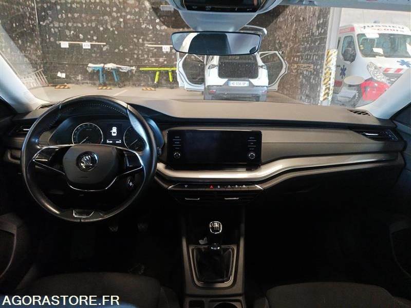 FY-186-TK - Non Roulant - SKODA OCTAVIA - VP - 331 460 Kms - Car: picture 5 FY-186-TK - Non Roulant - SKODA OCTAVIA - VP - 331 460 Kms - Car: picture 5
