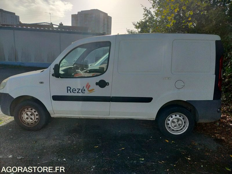 Fiat Doblo Essence et GNV - Small van: picture 4 Fiat Doblo Essence et GNV - Small van: picture 4