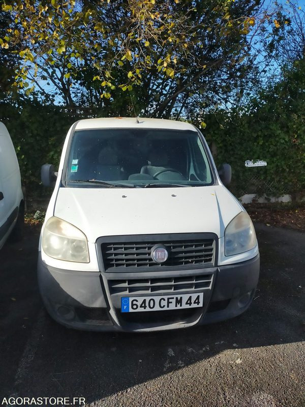 Fiat Doblo Essence et GNV - Small van: picture 1 Fiat Doblo Essence et GNV - Small van: picture 1