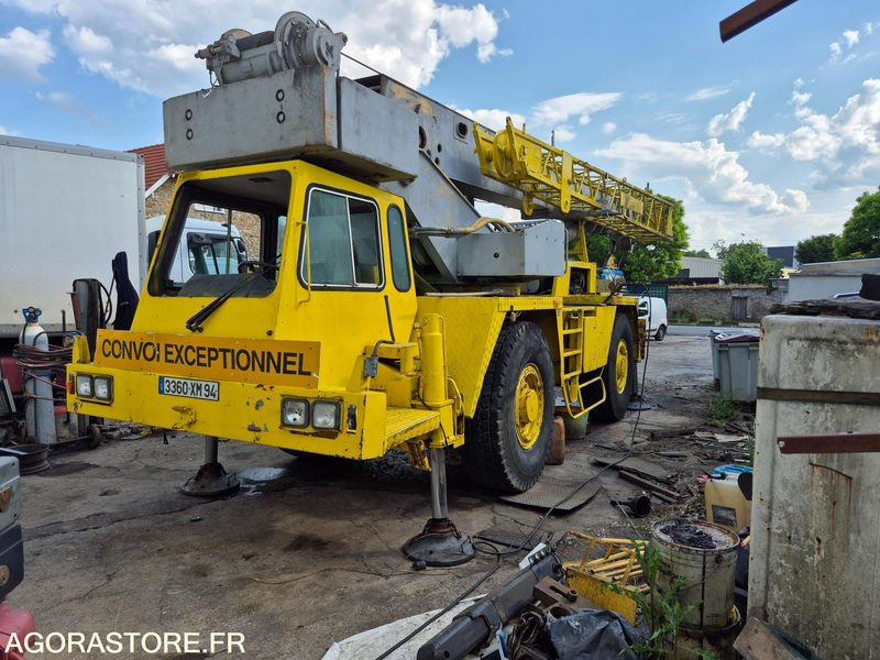 Grue Mobile 4 x 4 GROVE AT 633 - 1990 - 8500 heures - Mobile crane: picture 2 Grue Mobile 4 x 4 GROVE AT 633 - 1990 - 8500 heures - Mobile crane: picture 2