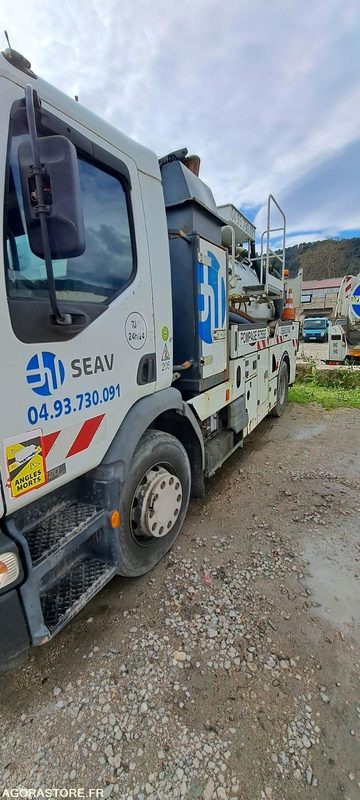 HYDROCUREUR RIVARD RENAULT 2006 CK577XS (VENTE UNIQUEMENT EXPORT) - Vacuum truck: picture 5 HYDROCUREUR RIVARD RENAULT 2006 CK577XS (VENTE UNIQUEMENT EXPORT) - Vacuum truck: picture 5