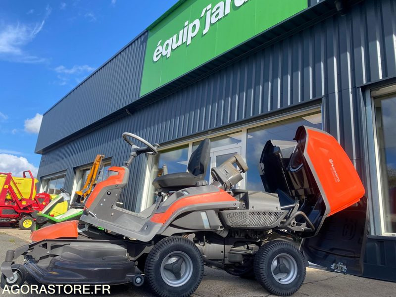Husqvarna RC320TS 4x4 - Garden mower: picture 1 Husqvarna RC320TS 4x4 - Garden mower: picture 1