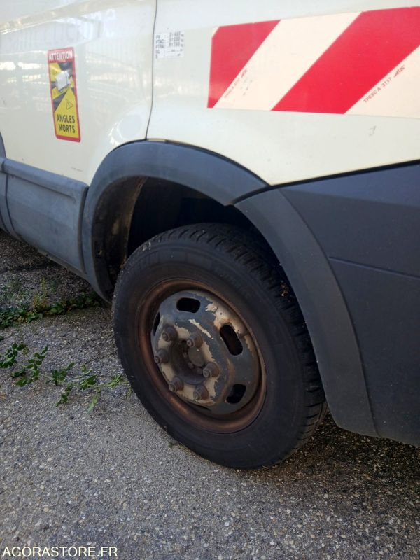 Iveco AB-141-NC - Road sweeper: picture 4 Iveco AB-141-NC - Road sweeper: picture 4