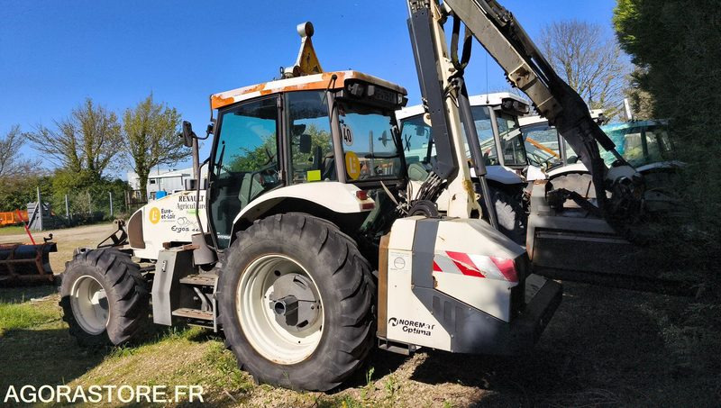 Lot Renault - Tracteur ergos 446 Roto 209 - 2009 et FAUCHEUSE NOREMAT VISIOBRA - Farm tractor: picture 4 Lot Renault - Tracteur ergos 446 Roto 209 - 2009 et FAUCHEUSE NOREMAT VISIOBRA - Farm tractor: picture 4