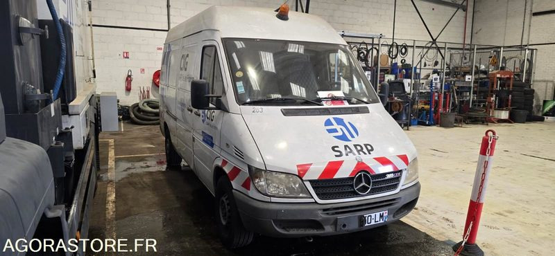 MERCEDES Sprinter fourgon 2006 175000Km Roulant sans CT PRO UNIQUEMENT - Panel van: picture 1 MERCEDES Sprinter fourgon 2006 175000Km Roulant sans CT PRO UNIQUEMENT - Panel van: picture 1