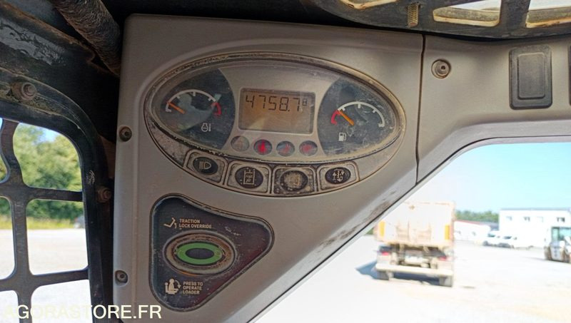 Loader MINI CHARGEUR BOBCAT S130 - 2012 - 4758H: picture 7