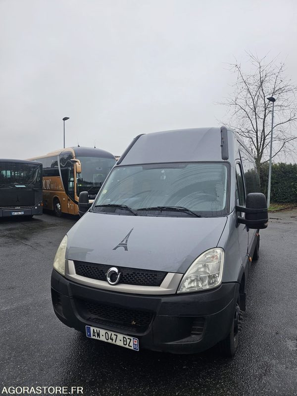 MINIBUS IVECO DAILY 16 PLACES 2010 - 140000 - 2010 - Minibus, Passenger van: picture 4 MINIBUS IVECO DAILY 16 PLACES 2010 - 140000 - 2010 - Minibus, Passenger van: picture 4