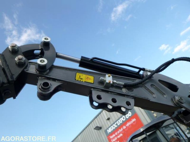 MINIPELLE NEUVE YCW 1T5 EURO5 - 2025 + 3 godets - Excavator: picture 3 MINIPELLE NEUVE YCW 1T5 EURO5 - 2025 + 3 godets - Excavator: picture 3