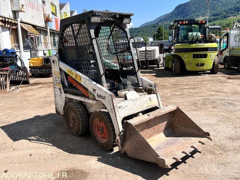 Mini-chargeuse Bobcat 463 - 2001 - 3055 heures - Loader: picture 5 Mini-chargeuse Bobcat 463 - 2001 - 3055 heures - Loader: picture 5