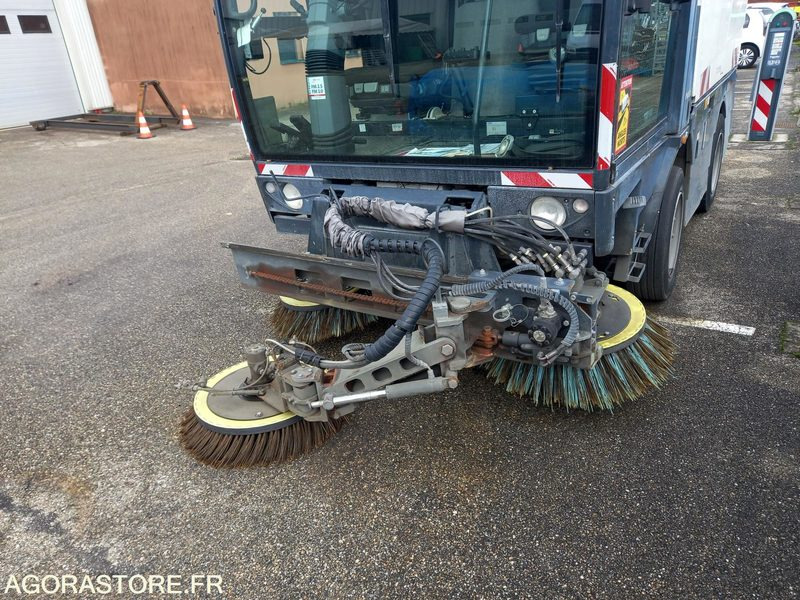 BALAYEUSE SCHMIDT CLEANGO 500-5M3-2019-N°57 - FONCTIONNELLE - VENDU DANS L'ETAT - Municipal/ Special vehicle: picture 3 BALAYEUSE SCHMIDT CLEANGO 500-5M3-2019-N°57 - FONCTIONNELLE - VENDU DANS L'ETAT - Municipal/ Special vehicle: picture 3