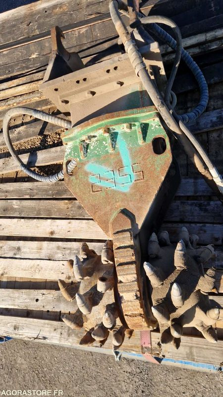 Fraise pour pelle 20t - Municipal/ Special vehicle: picture 1 Fraise pour pelle 20t - Municipal/ Special vehicle: picture 1